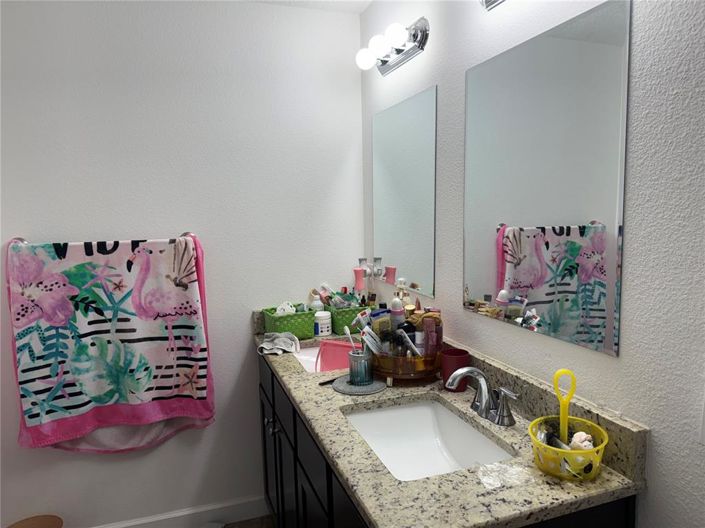 Image No.20-4 Bed Property for sale