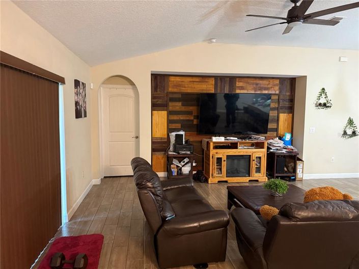 Image No.5-4 Bed Property for sale