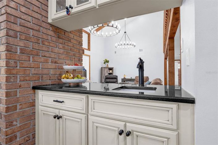 Image No.10-4 Bed Property for sale