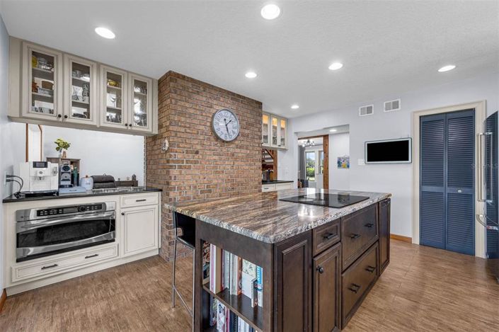 Image No.12-4 Bed Property for sale