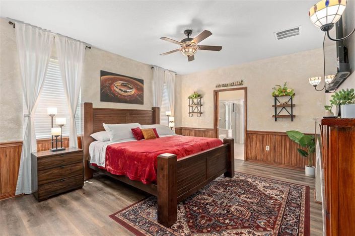 Image No.14-9 Bed Property for sale