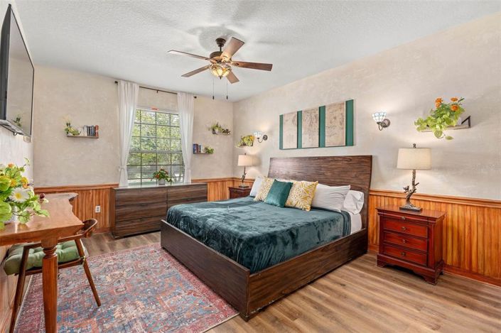 Image No.16-9 Bed Property for sale