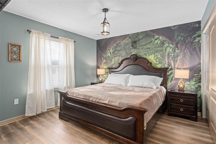 Image No.8-9 Bed Property for sale