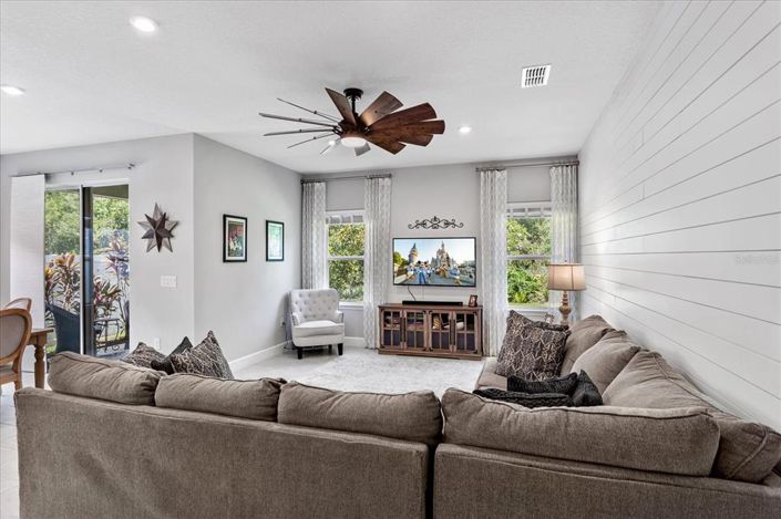 Image No.12-3 Bed Property for sale