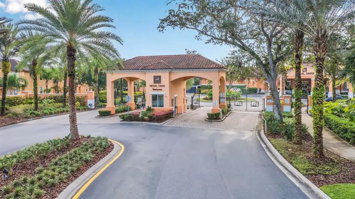 Image No.48-4 Bed Townhouse for sale