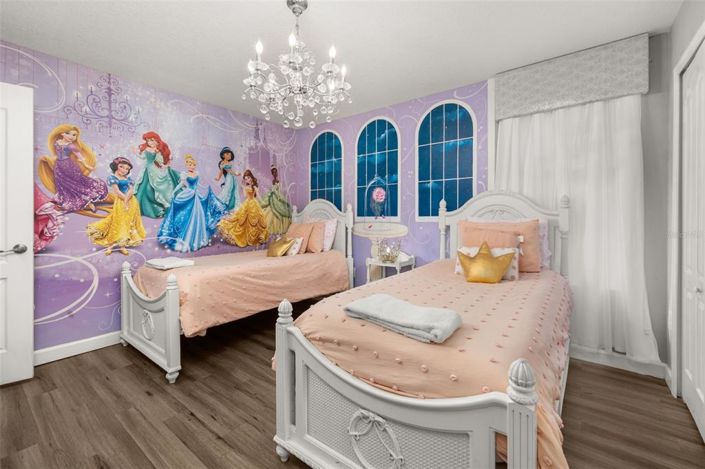 Image No.27-5 Bed Property for sale