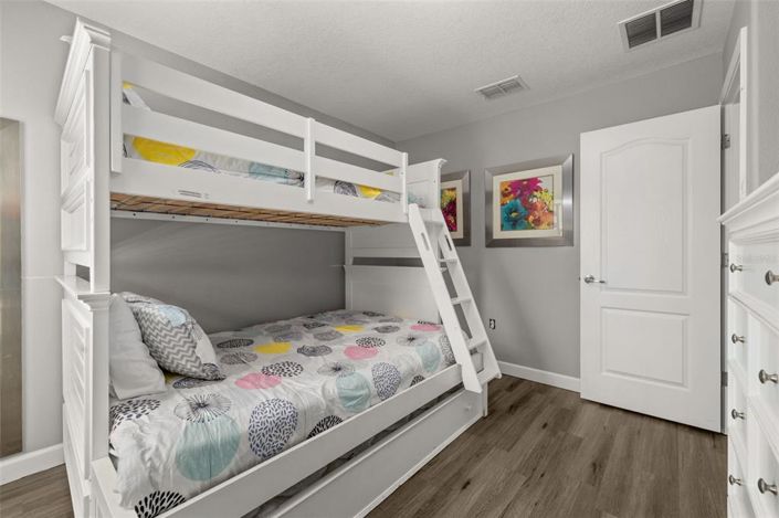 Image No.32-5 Bed Property for sale