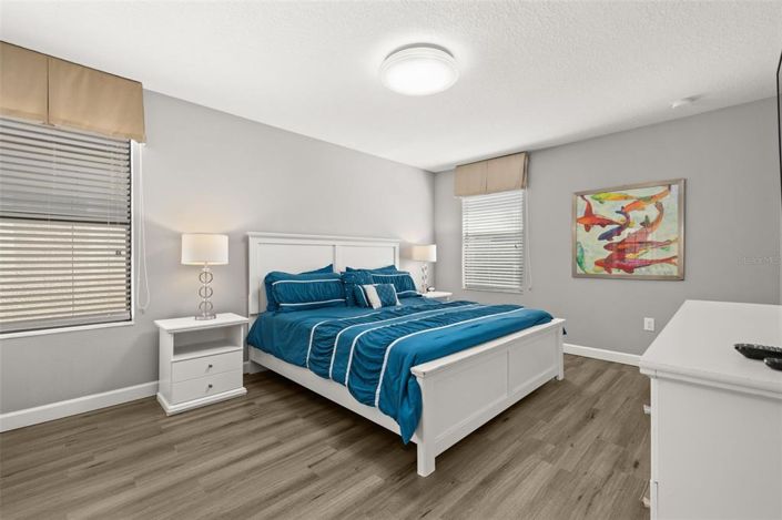 Image No.37-5 Bed Property for sale