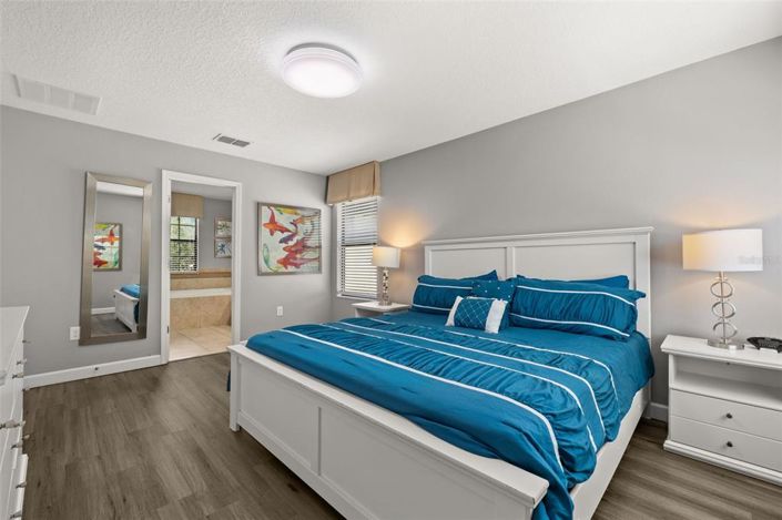 Image No.39-5 Bed Property for sale