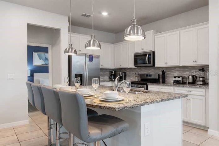 Image No.10-5 Bed Property for sale