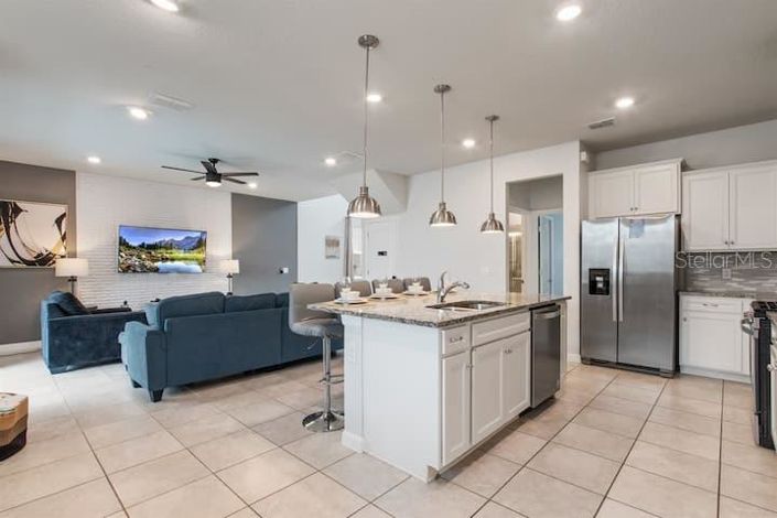 Image No.12-5 Bed Property for sale