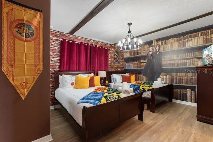 Image No.38-5 Bed Property for sale