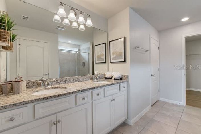 Image No.47-5 Bed Property for sale