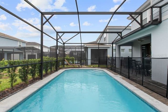 Image No.50-5 Bed Property for sale