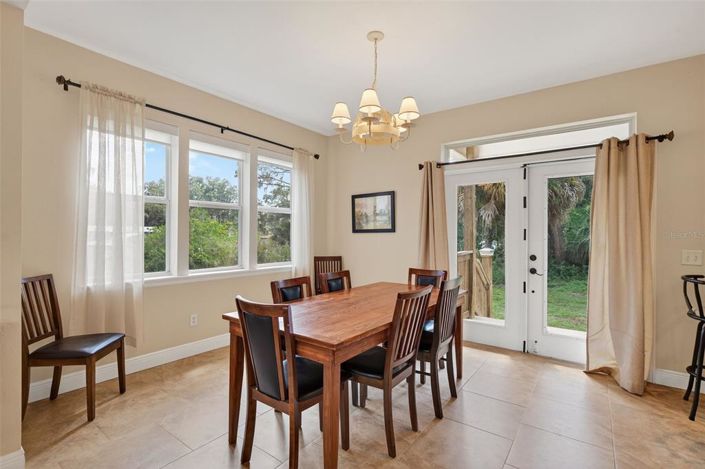 Image No.10-3 Bed Property for sale