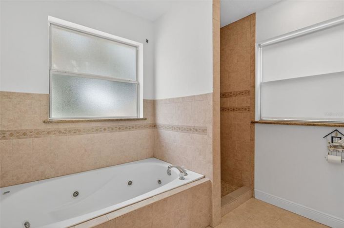 Image No.14-3 Bed Property for sale