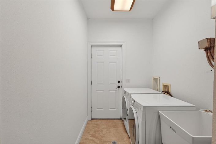 Image No.24-3 Bed Property for sale