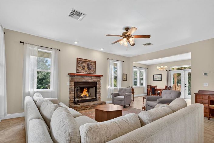 Image No.30-3 Bed Property for sale