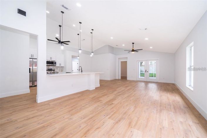 Image No.5-3 Bed Property for sale