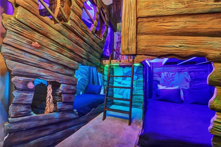 Image No.15-6 Bed Property for sale