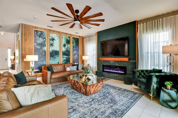 Image No.20-6 Bed Property for sale