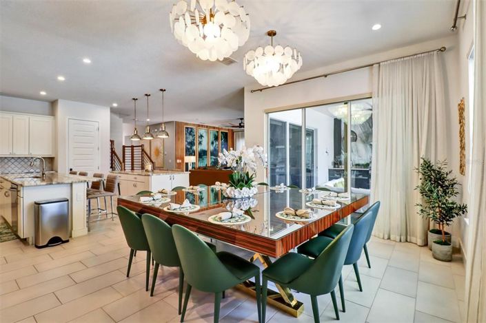 Image No.25-6 Bed Property for sale