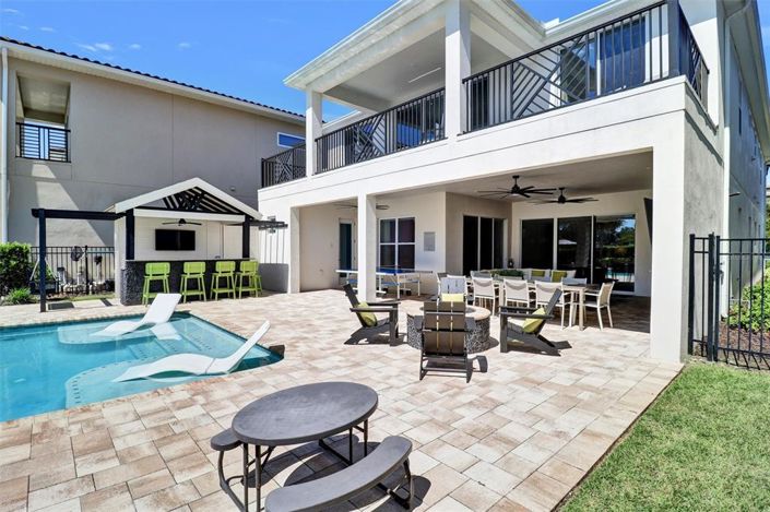 Image No.5-6 Bed Property for sale