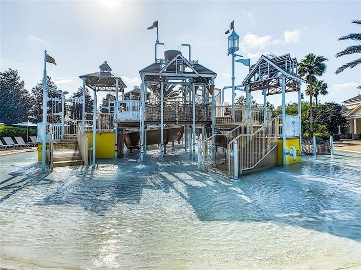 Image No.82-6 Bed Property for sale