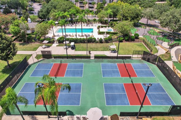 Image No.90-6 Bed Property for sale