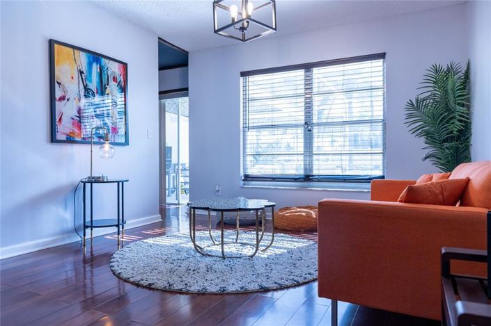 Image No.10-4 Bed Property for sale