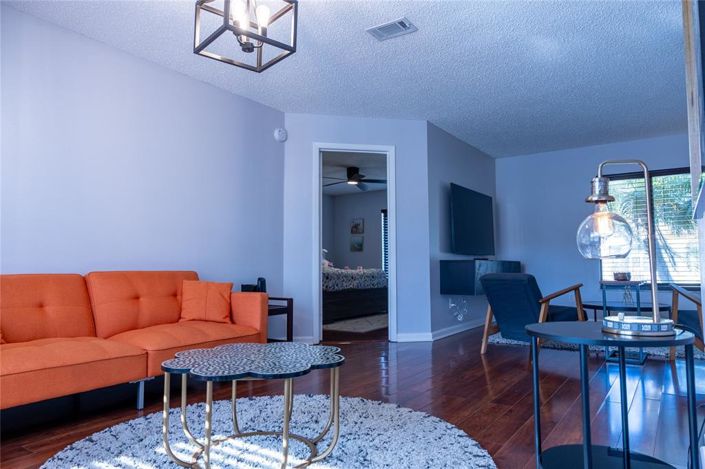 Image No.8-4 Bed Property for sale