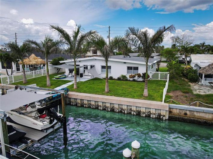 Image No.12-4 Bed Property for sale