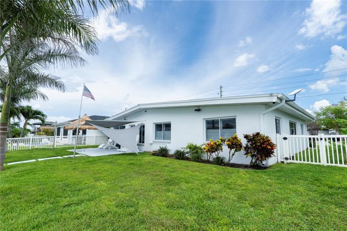 Image No.22-4 Bed Property for sale