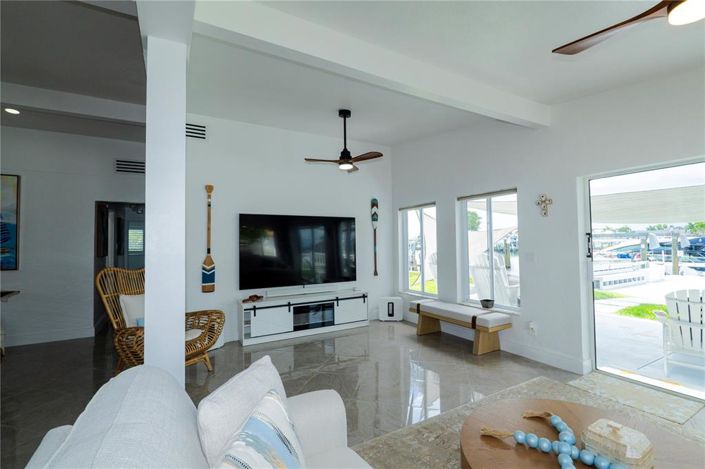 Image No.35-4 Bed Property for sale