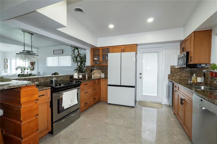 Image No.42-4 Bed Property for sale