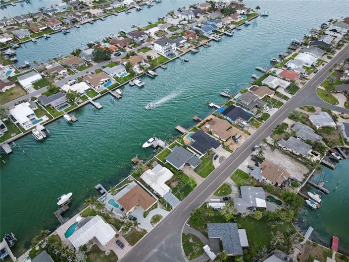 Image No.7-4 Bed Property for sale