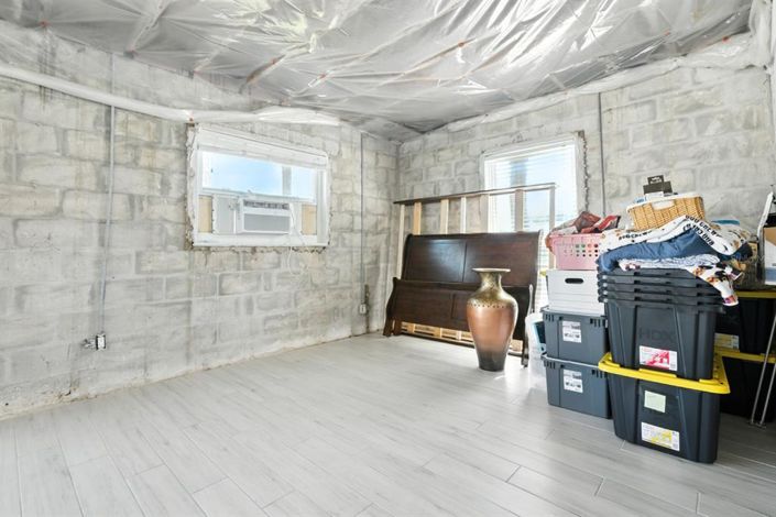 Image No.13-2 Bed Property for sale