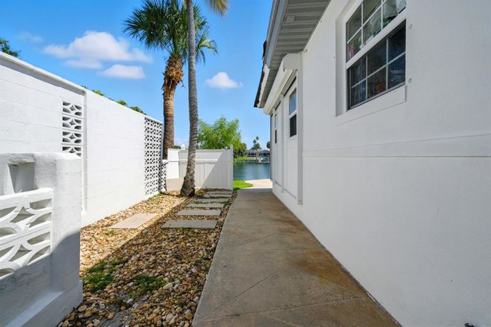 Image No.22-2 Bed Property for sale