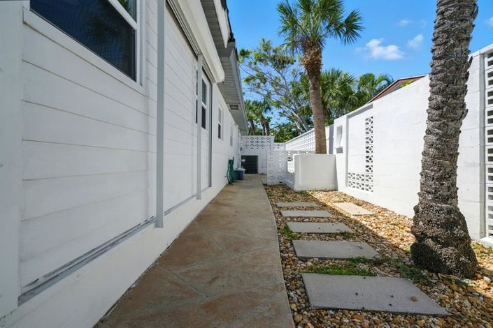 Image No.23-2 Bed Property for sale