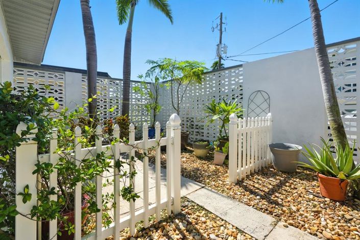 Image No.24-2 Bed Property for sale