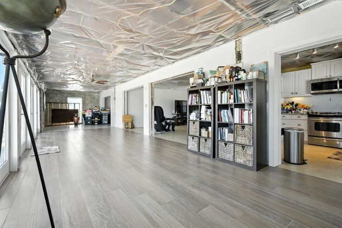 Image No.9-2 Bed Property for sale