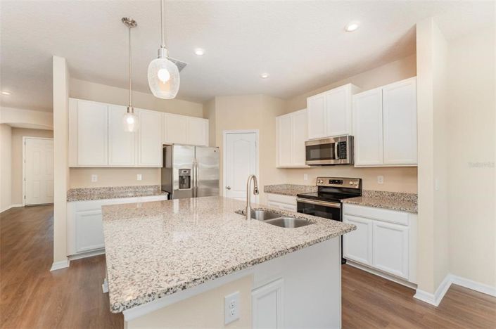 Image No.5-4 Bed Property for sale