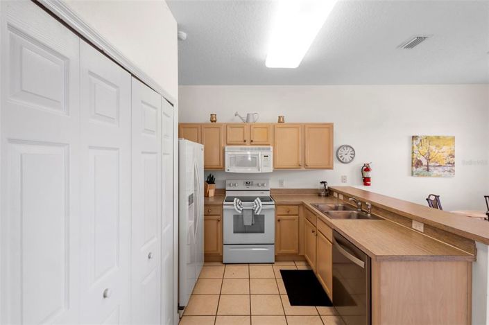 Image No.17-4 Bed Property for sale