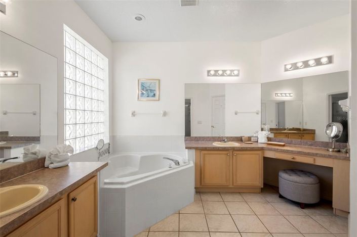 Image No.24-4 Bed Property for sale