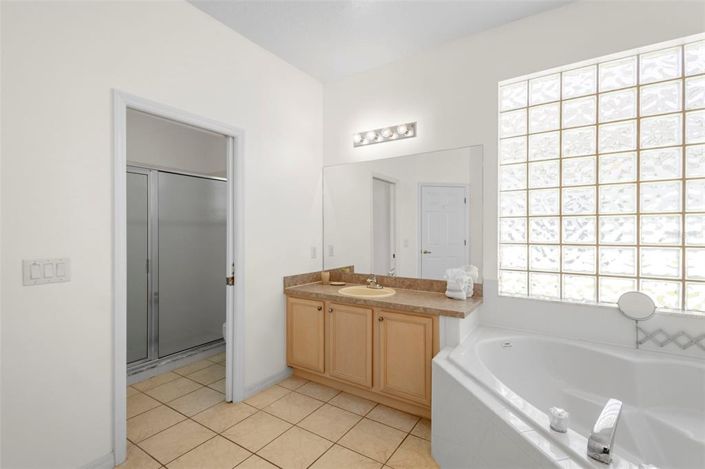 Image No.26-4 Bed Property for sale