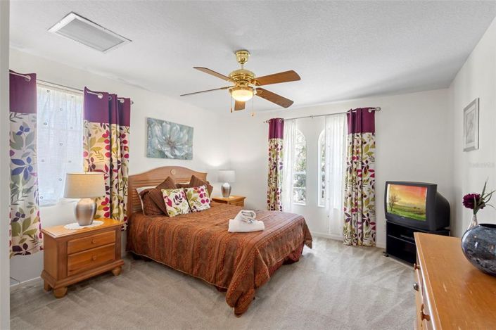 Image No.32-4 Bed Property for sale