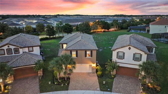 Image No.1-5 Bed Property for sale