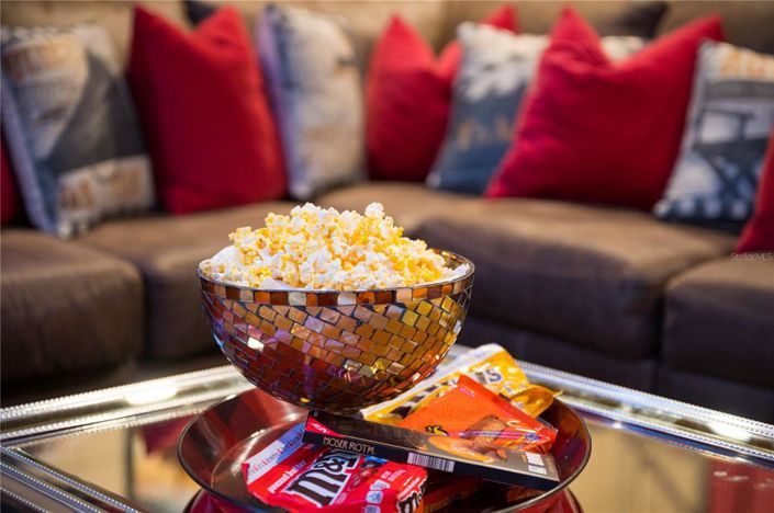 Image No.12-5 Bed Property for sale