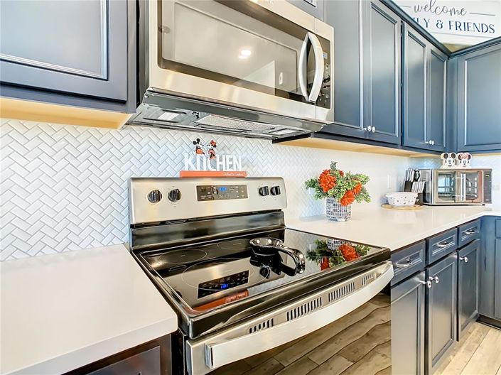 Image No.11-8 Bed Property for sale