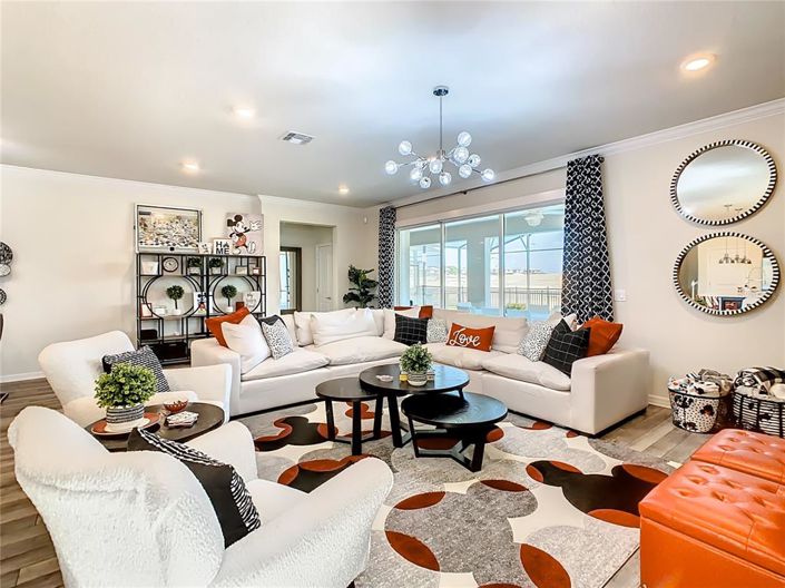 Image No.15-8 Bed Property for sale